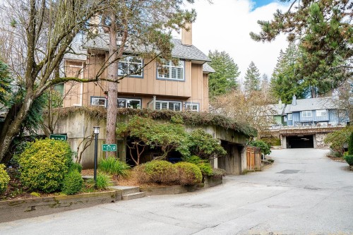 42-900 17th Street W North Vancouver, BC V7P 3K5