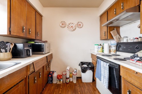 1828 Prairie Avenue, Port Coquitlam, BC - Indoor Photo Showing Kitchen