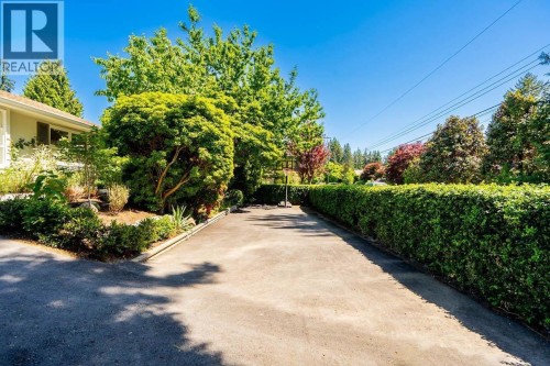 2784 Crescentview Drive, North Vancouver, BC - Outdoor