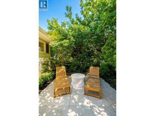 2784 Crescentview Drive, North Vancouver, BC - Outdoor