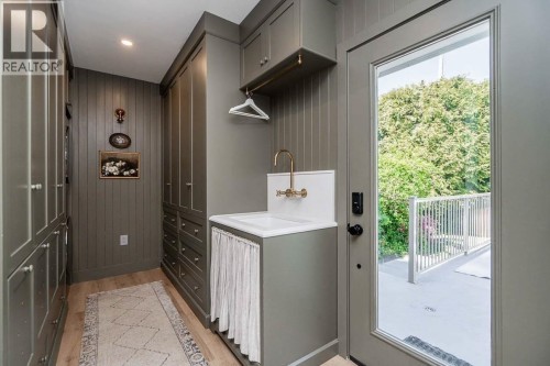 2784 Crescentview Drive, North Vancouver, BC - Indoor Photo Showing Other Room