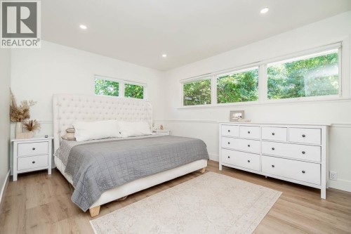 2784 Crescentview Drive, North Vancouver, BC - Indoor Photo Showing Bedroom