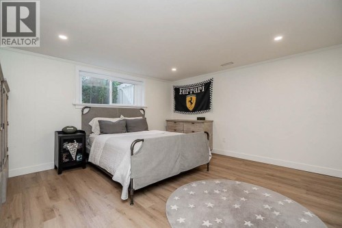 2784 Crescentview Drive, North Vancouver, BC - Indoor Photo Showing Bedroom