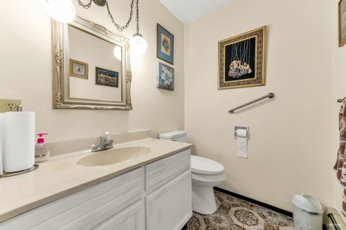 4240 Shackleton Gate, Richmond, BC - Indoor Photo Showing Bathroom