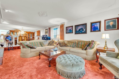 4240 Shackleton Gate, Richmond, BC - Indoor Photo Showing Living Room