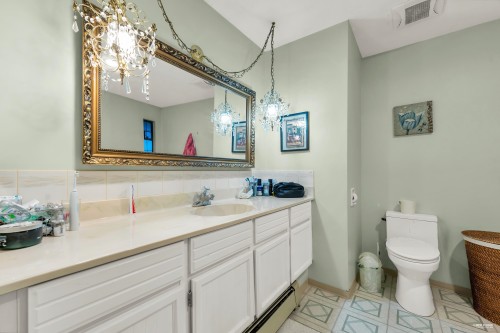 4240 Shackleton Gate, Richmond, BC - Indoor Photo Showing Bathroom