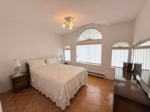 2458 5Th Avenue E, Vancouver, BC - Indoor Photo Showing Bedroom