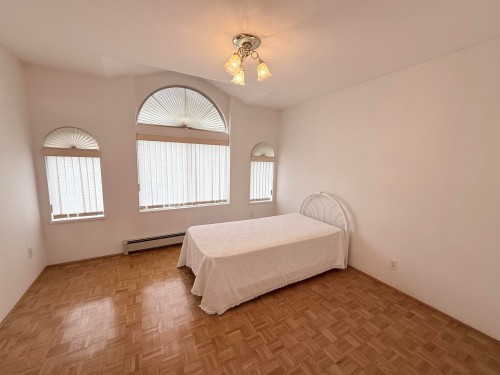 2458 5Th Avenue E, Vancouver, BC - Indoor Photo Showing Bedroom