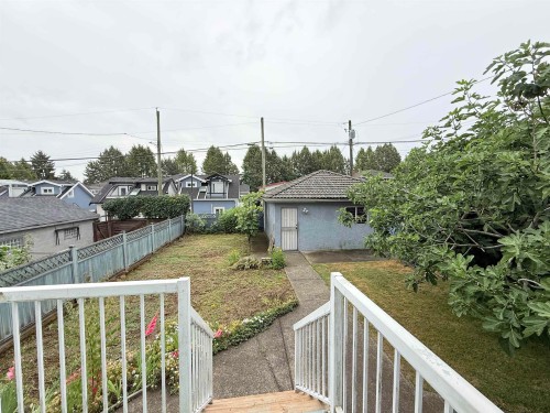 2458 5Th Avenue E, Vancouver, BC - Outdoor