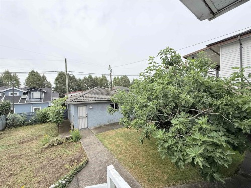 2458 5Th Avenue E, Vancouver, BC - Outdoor