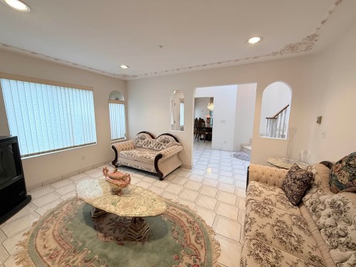 2458 5Th Avenue E, Vancouver, BC - Indoor Photo Showing Living Room