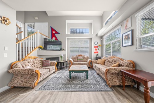 1-11495 Cottonwood Drive, Maple Ridge, BC - Indoor Photo Showing Living Room With Fireplace