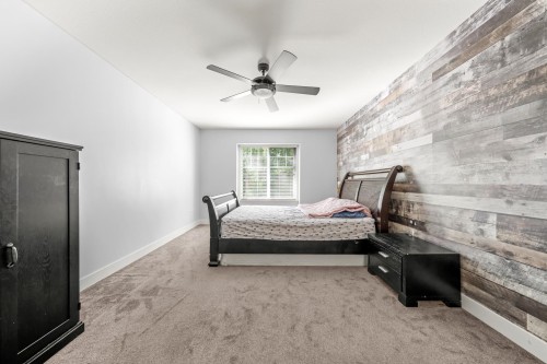 1-11495 Cottonwood Drive, Maple Ridge, BC - Indoor Photo Showing Bedroom