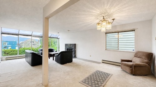 4438 4Th Avenue W, Vancouver, BC - Indoor