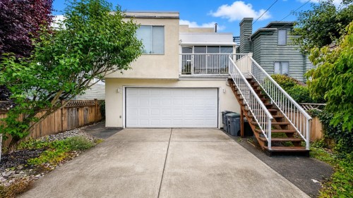 4438 4Th Avenue W, Vancouver, BC - Outdoor