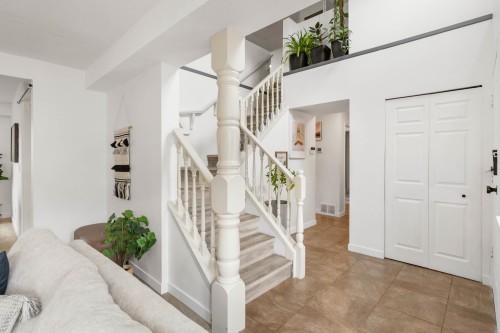 2378 Mariana Place, Coquitlam, BC - Indoor Photo Showing Other Room