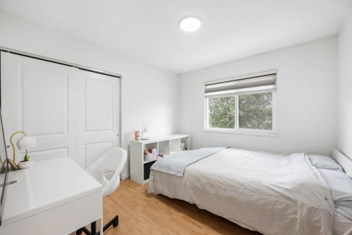 2378 Mariana Place, Coquitlam, BC - Indoor Photo Showing Bedroom
