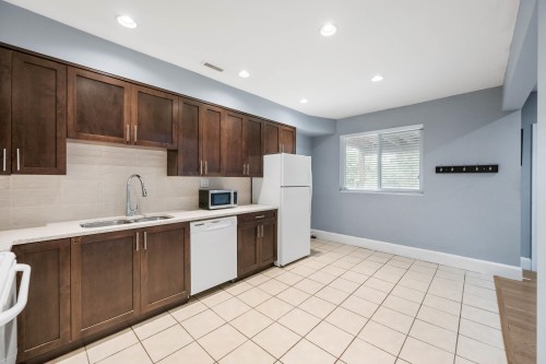2378 Mariana Place, Coquitlam, BC - Indoor Photo Showing Kitchen With Double Sink