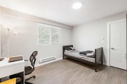 2378 Mariana Place, Coquitlam, BC - Indoor Photo Showing Bedroom