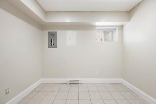 2378 Mariana Place, Coquitlam, BC - Indoor Photo Showing Other Room