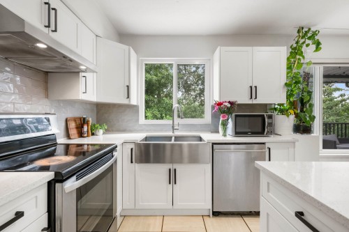 2378 Mariana Place, Coquitlam, BC - Indoor Photo Showing Kitchen With Double Sink