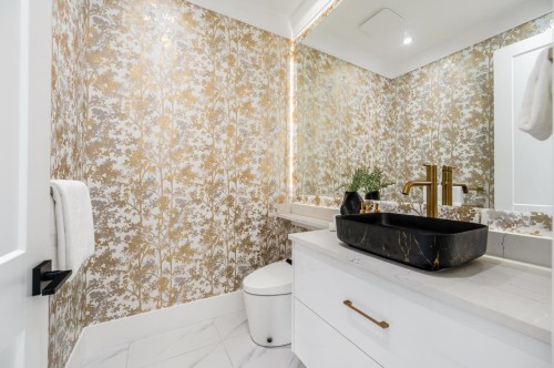 4991 Cabot Drive, Richmond, BC - Indoor Photo Showing Bathroom