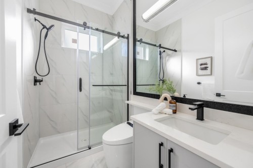 4991 Cabot Drive, Richmond, BC - Indoor Photo Showing Bathroom