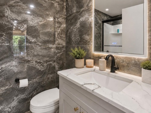 3570 Lonsdale Avenue, North Vancouver, BC - Indoor Photo Showing Bathroom