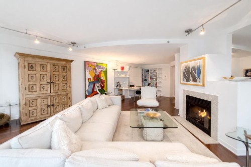 902-1888 Alberni Street, Vancouver, BC - Indoor Photo Showing Living Room With Fireplace