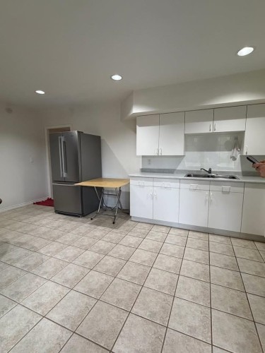 2533 Jade Place, Coquitlam, BC - Indoor Photo Showing Kitchen