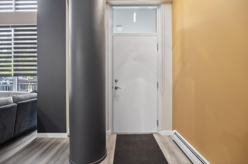 112 1St Avenue W, Vancouver, BC - Indoor Photo Showing Other Room