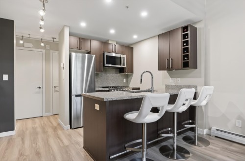 112 1St Avenue W, Vancouver, BC - Indoor Photo Showing Kitchen With Upgraded Kitchen