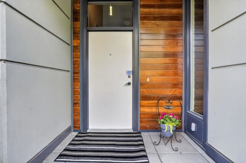 112 1St Avenue W, Vancouver, BC - Outdoor With Exterior