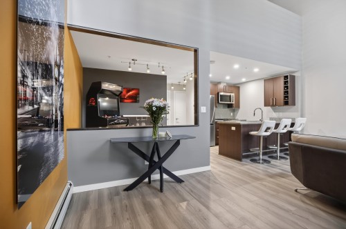 112 1St Avenue W, Vancouver, BC - Indoor Photo Showing Other Room