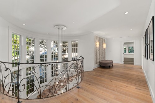2940 Mathers Avenue, West Vancouver, BC - Indoor Photo Showing Other Room