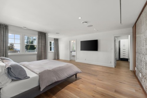 2940 Mathers Avenue, West Vancouver, BC - Indoor Photo Showing Bedroom