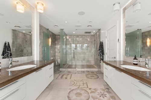 2940 Mathers Avenue, West Vancouver, BC - Indoor Photo Showing Bathroom
