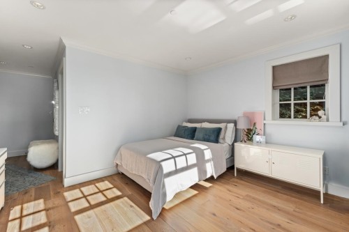 2940 Mathers Avenue, West Vancouver, BC - Indoor Photo Showing Bedroom