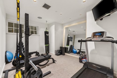 2940 Mathers Avenue, West Vancouver, BC - Indoor Photo Showing Gym Room