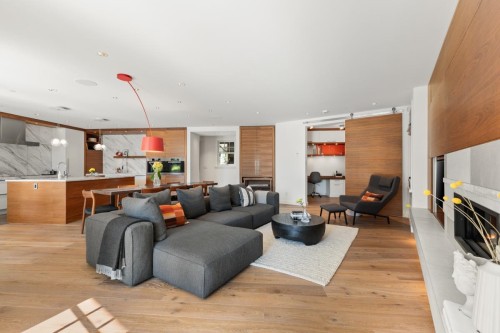 2940 Mathers Avenue, West Vancouver, BC - Indoor Photo Showing Living Room