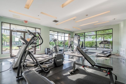 1107-4178 Dawson Street, Vancouver, BC - Indoor Photo Showing Gym Room