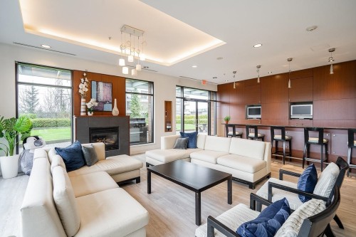 1107-4178 Dawson Street, Vancouver, BC - Indoor Photo Showing Living Room With Fireplace