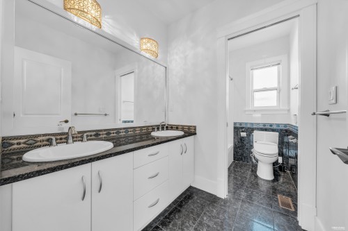 2246 22Nd Avenue W, Vancouver, BC - Indoor Photo Showing Bathroom