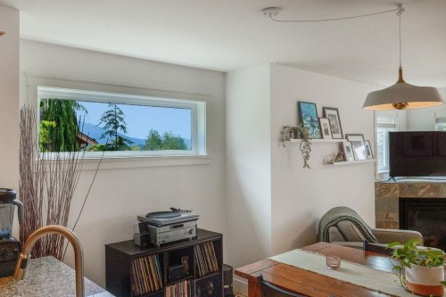 3-728 Gibsons Way, Gibsons, BC - Indoor Photo Showing Other Room