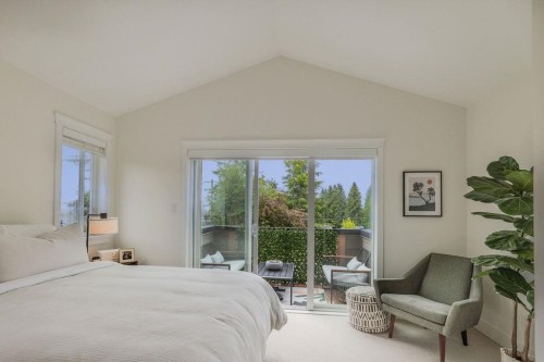 3-728 Gibsons Way, Gibsons, BC - Indoor Photo Showing Bedroom