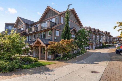 3-728 Gibsons Way, Gibsons, BC - Outdoor With Facade