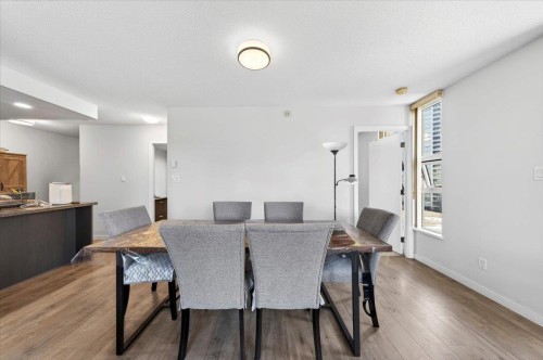 807-2200 Douglas Road, Burnaby, BC - Indoor Photo Showing Dining Room