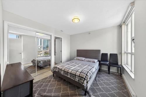 807-2200 Douglas Road, Burnaby, BC - Indoor Photo Showing Bedroom