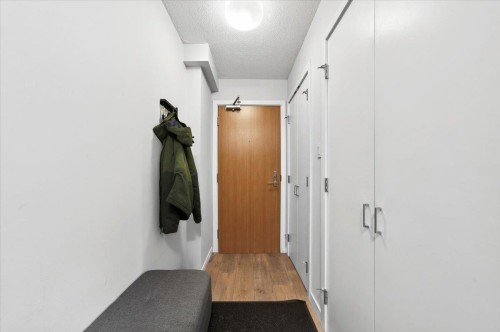 807-2200 Douglas Road, Burnaby, BC - Indoor Photo Showing Other Room