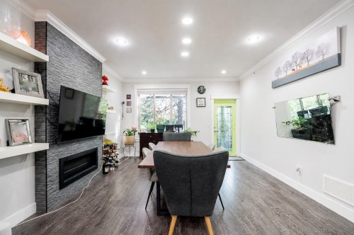 21528 Donovan Avenue, Maple Ridge, BC - Indoor With Fireplace